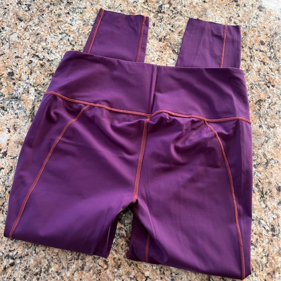 EUC Women’s Lululemon Purple Tights Leggings size 12 - Picture 3 of 4